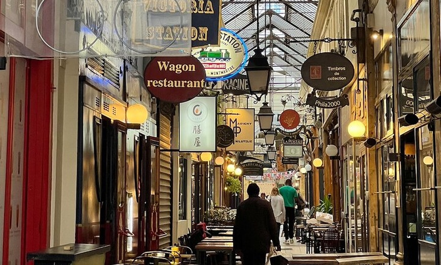 Image 3: Visite couverte et secrète de Paris