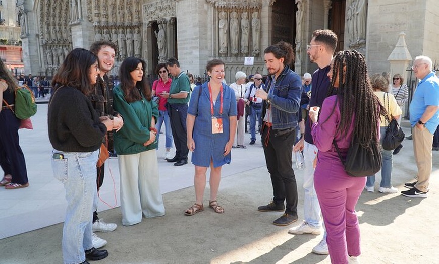 Image 2: Visite guidée en petit groupe de la cathédrale Notre-Dame avec entr...