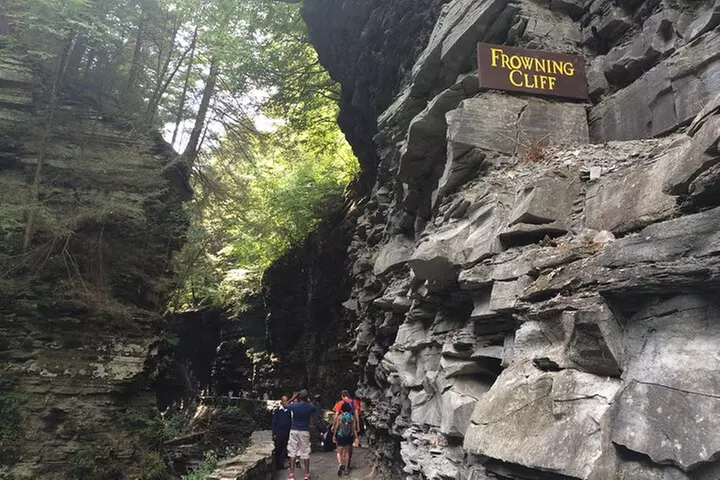 2-Day Best of Niagara Falls, Corning, Finger Lakes Tour from NYC