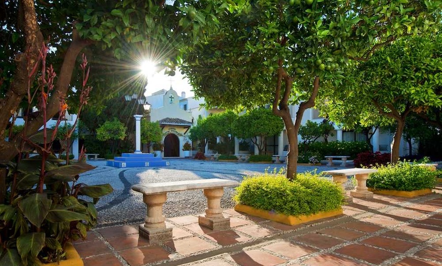 Image 54: ✈ COSTA DEL SOL | Marbella - BlueBay Banús 4*, 3 Nächte - Außenpool