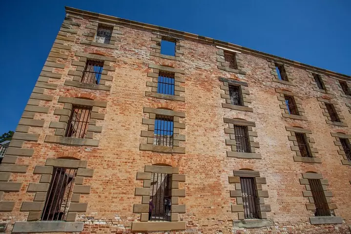 Port Arthur, Richmond and Tassie Devils Active Tour from Hobart