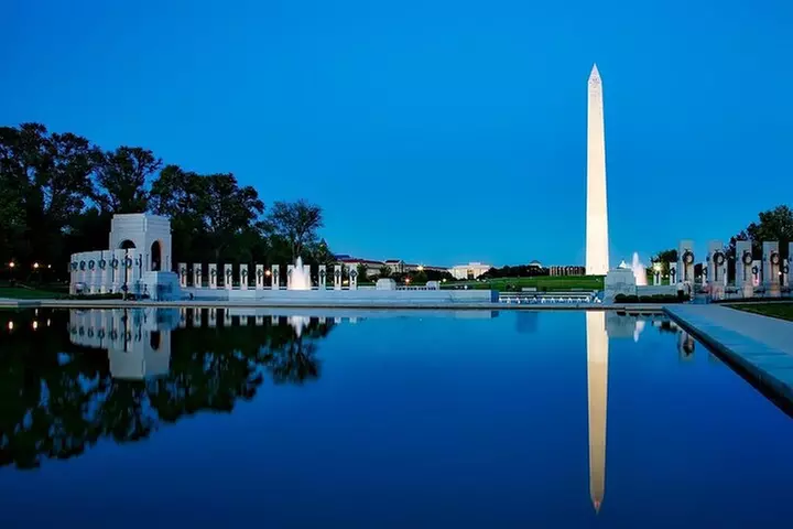 Monuments and Memorials Night Walking Tour