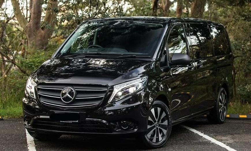 Image 5: Sydney City Night Private Tour with Glass Boat Dinner & Bondi