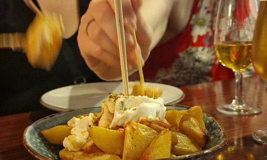 Image 6: Tour a pie por Barcelona con Castellers