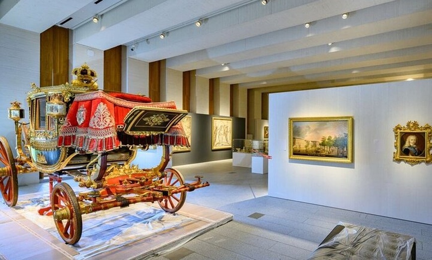 Image 2: Tour Guiado por la Galería de las Colecciones Reales