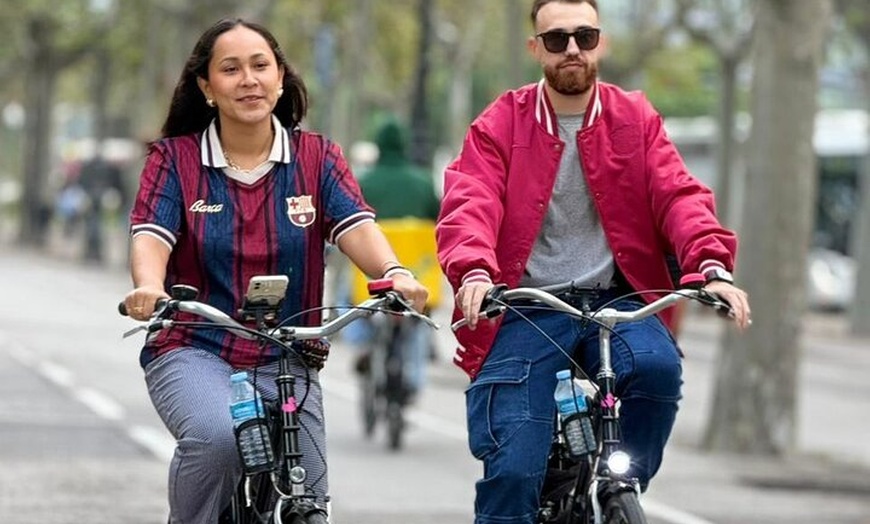 Image 2: Monta en The Barça Spirit y explora los estadios del Barcelona FC e...