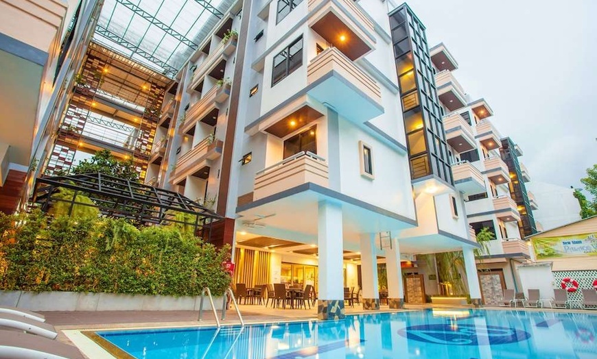 Image 20: ✈ MIDDEN VAN THAILAND | Bangkok - New Siam Palace Ville Hotel 3*, 5...