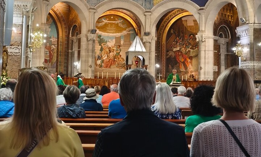 Image 20: Experimente Lourdes con un tour privado y un cómodo transporte
