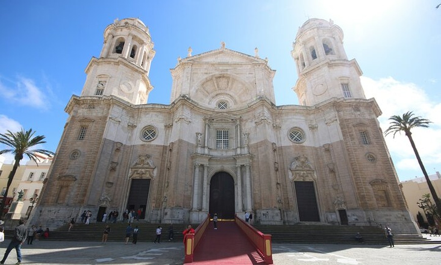 Image 8: Excursión de 10 horas a Cádiz y Jerez desde Sevilla + sesión de fot...