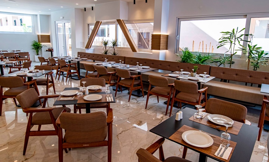 Image 12: ✈ CRÈTE | Hersonissos - Porto Greco Village Beach Hotel 4* - Idéal ...