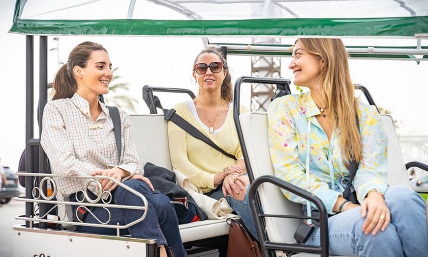 Image 14: Tour de Bienvenida a Barcelona en Eco Tuk Tuk Privado