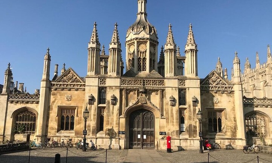 Image 2: Private Cambridge Day Trip from London with River Cam Punting