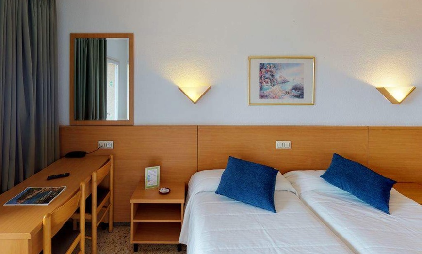Image 3: ✈ COSTA BRAVA | Lloret de Mar - Hotel Samba 3* - Piscines