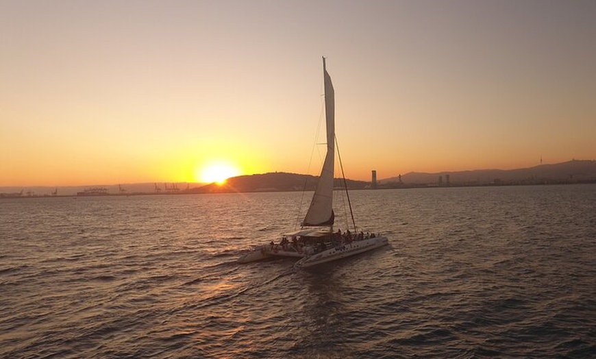 Image 9: Crucero de jazz al atardecer en Barcelona