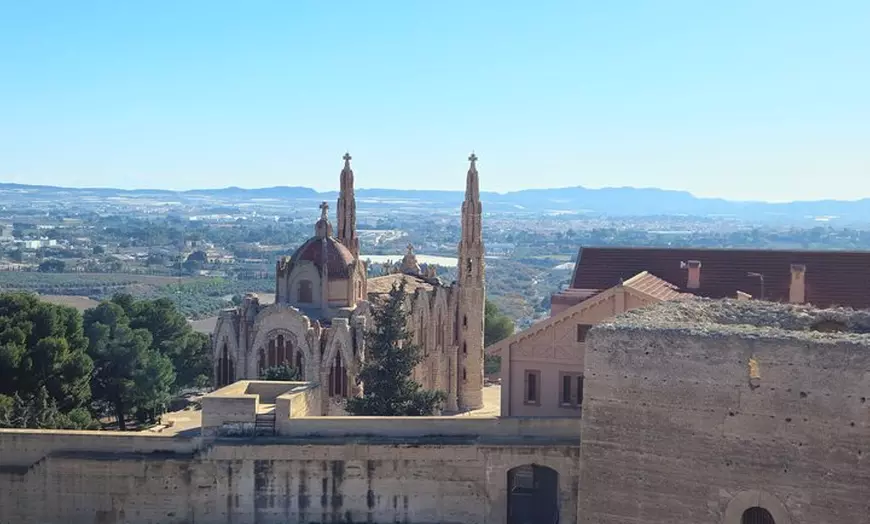 Image 13: Alicante : Bodega Vieja con Catas & Gaudí's style of Church