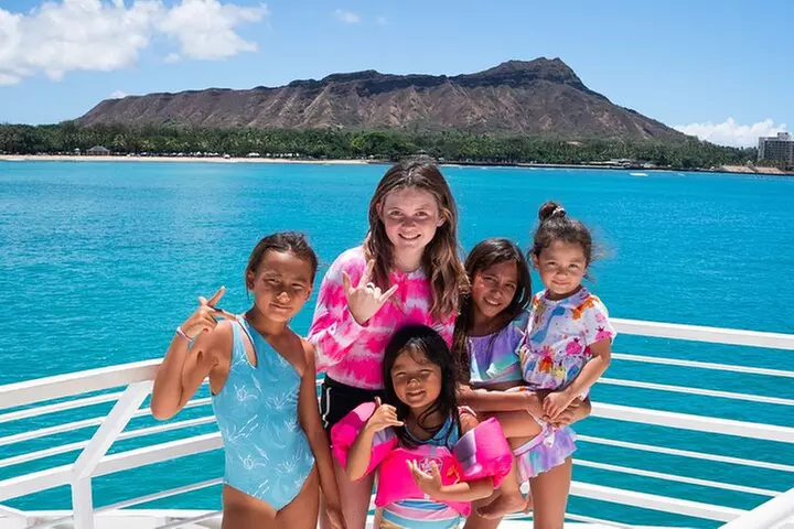 Sunset Boat Cruise: Swim and Cruise Waikiki