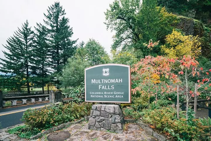 Multnomah Falls and Columbia River Gorge Waterfalls Tour Morning