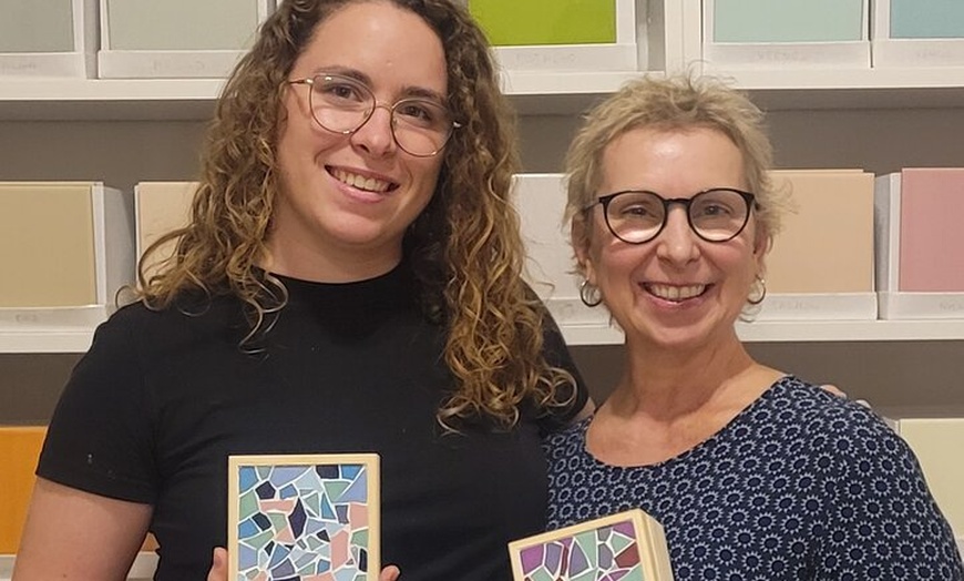 Image 12: Taller de Mosaico inspirado en Gaudí junto al Park Güell
