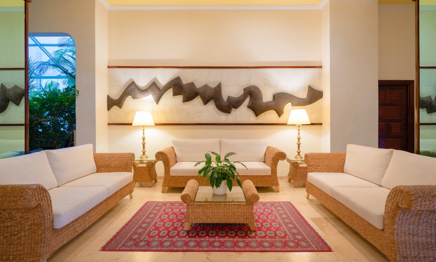 Image 11: ✈ LANZAROTE | Puerto del Carmen - VIK Hotel San Antonio 4* - Bord d...