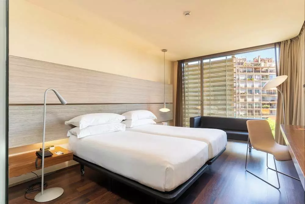 ✈ ESPAGNE | Barcelone - B-Hotel 3*, 2 nuit - Piscine en rooftop