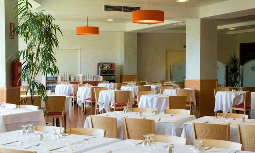 Image 12: ✈ COSTA BRAVA | Lloret de Mar - Hotel Samba 3* - Piscines