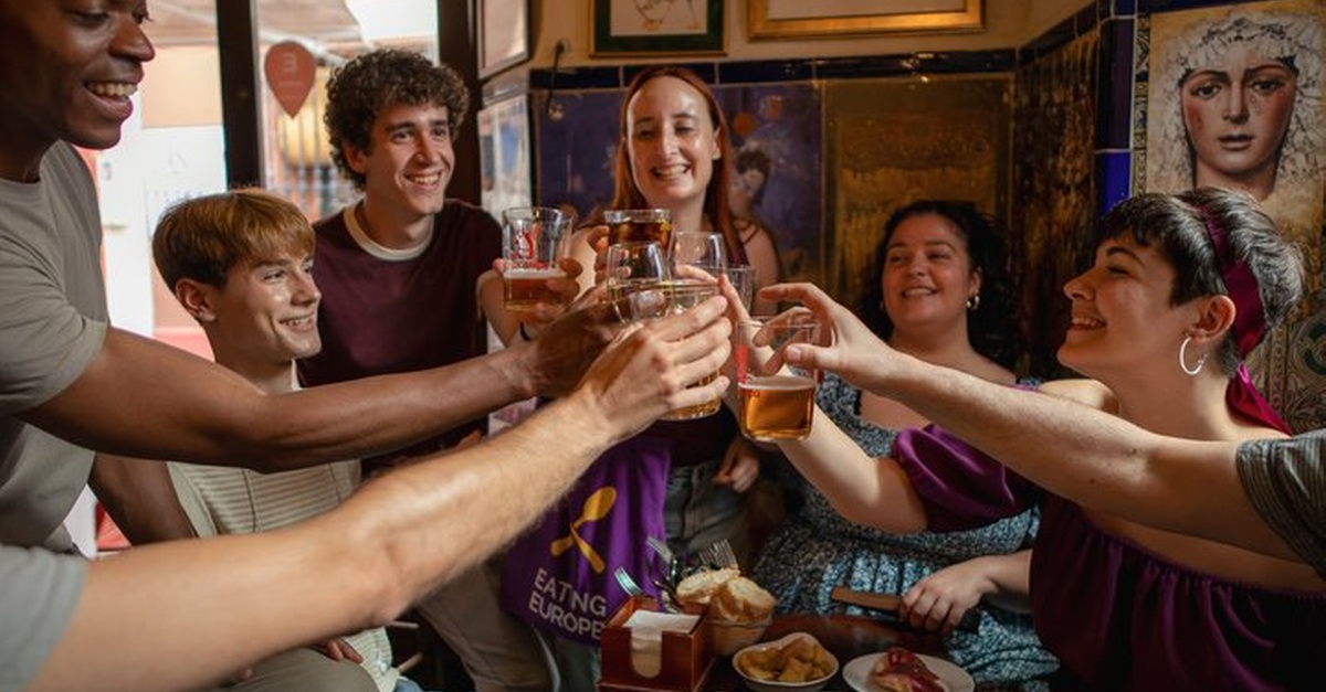 Tour gastronómico de tapas, bebidas y sabores locales en Sevilla