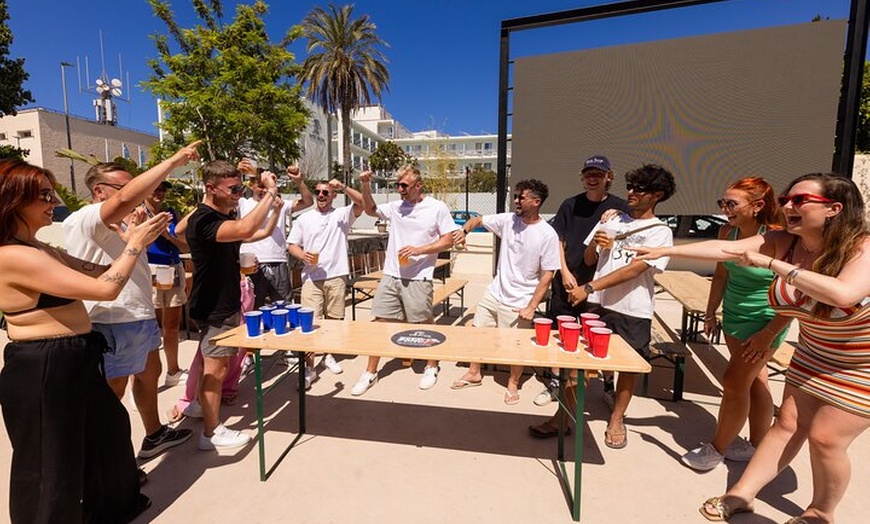 Image 7: Excursión a la piscina y discoteca de Ibiza, incluyendo O Beach y E...