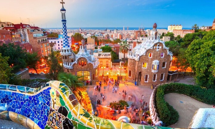 Image 2: Entrada oficial de Park Guell