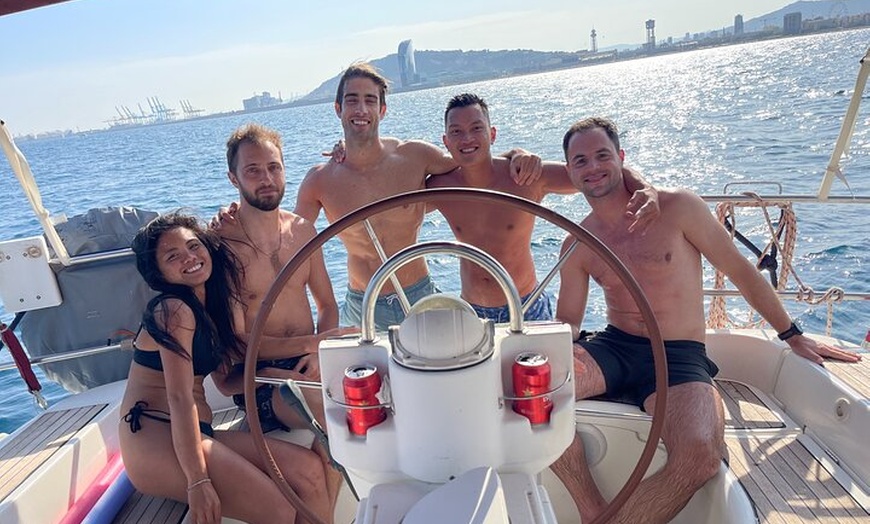 Image 2: Dia Completo en Velero Privado en Barcelona - 6 Horas