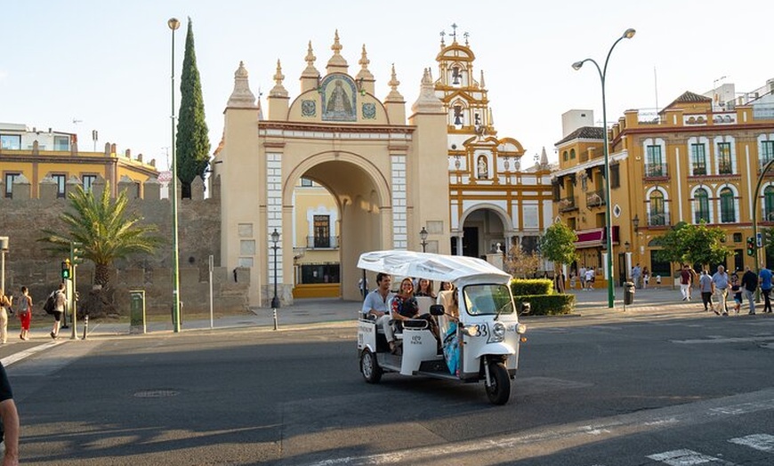 Image 3: Tour de Bienvenida a Sevilla en Eco Tuk Tuk Privado