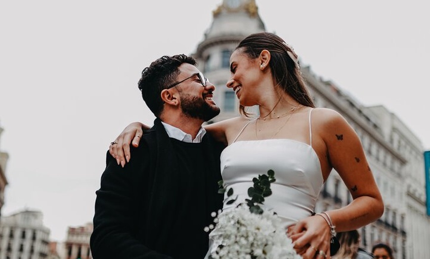 Image 36: Sesión de fotos en pareja & tour fotográfico, Madrid