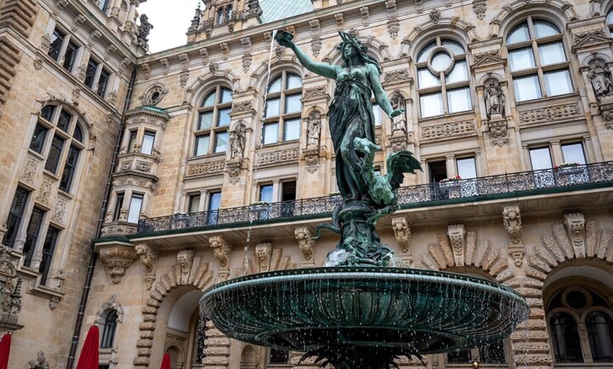 Image 4: Hamburg Historische Altstadt und 2. Weltkrieg Rundgang in Kleingruppe