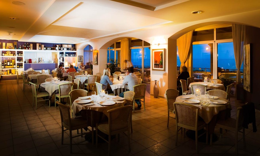 Image 5: ✈ SARDAIGNE | Castelsardo - Hotel & SPA Riviera Castelsardo 4*, 3 n...