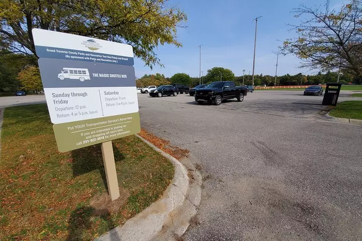 5-Hour Traverse City Wine Tour: 4 Wineries on Old Mission Peninsula