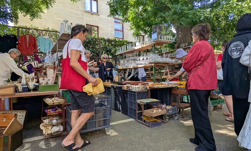 Image 12: Visite à pied des Vanves du marché aux puces
