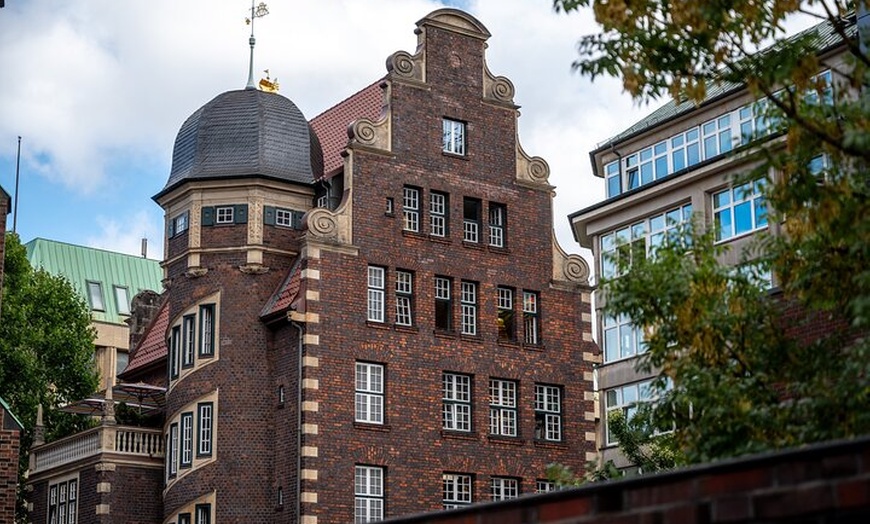 Image 9: Hamburg Historische Altstadt und 2. Weltkrieg Rundgang in Kleingruppe