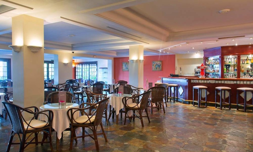 Image 36: ✈ COSTA DEL SOL | Marbella - BlueBay Banús 4*, 3 Nächte - Außenpool