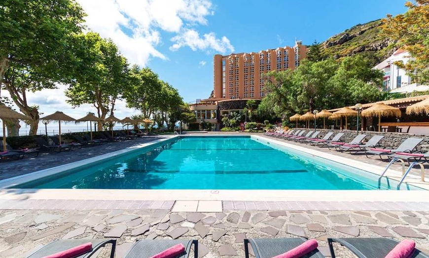 Image 1: ✈ MADÈRE | Santa Cruz - Dom Pedro Madeira 4* - Tout inclus