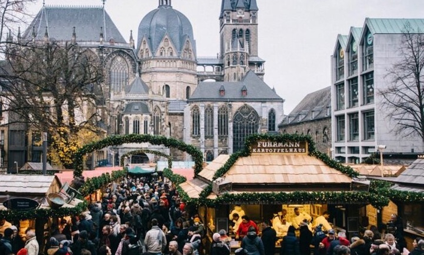 Image 5: Visite de l'île DE la cité avec marché de Noël