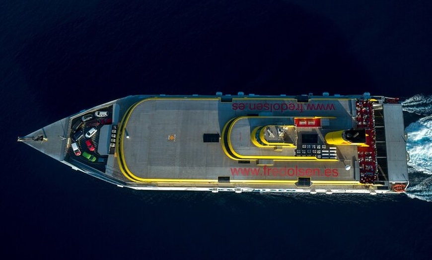 Image 3: Viaje en ferry entre Tenerife y La Gomera