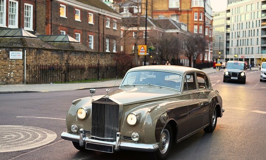 Image 4: London Tour in a Vintage Rolls Royce