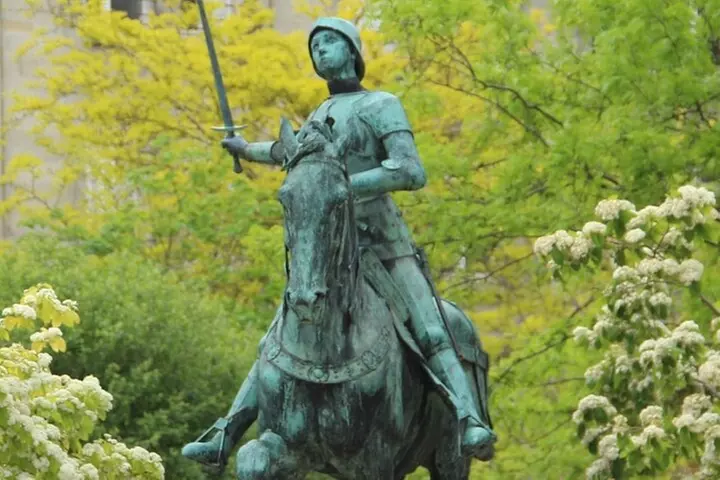 Reims Royal Quest : Jeu d'exploration et visite - Second Medium