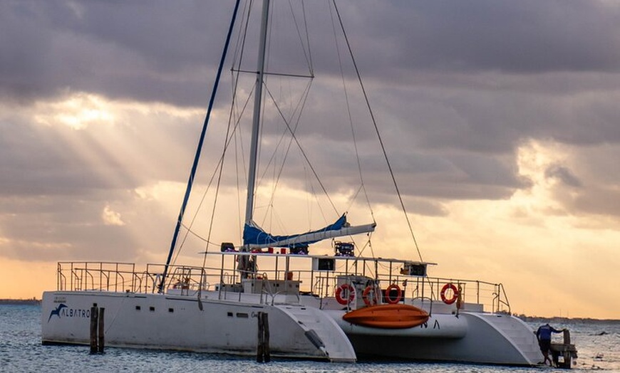 Image 6: All Inclusive Isla Mujeres Catamaran Tour with Beach Club