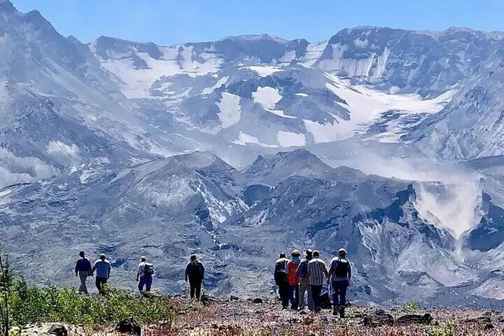 From Portland to Mt. Saint Helen Tour in a Small Group - Primary Image