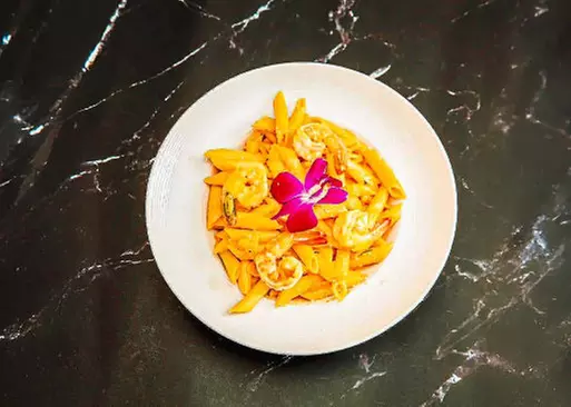 5% Cash Back at Estrella Latina Bar & Grill
