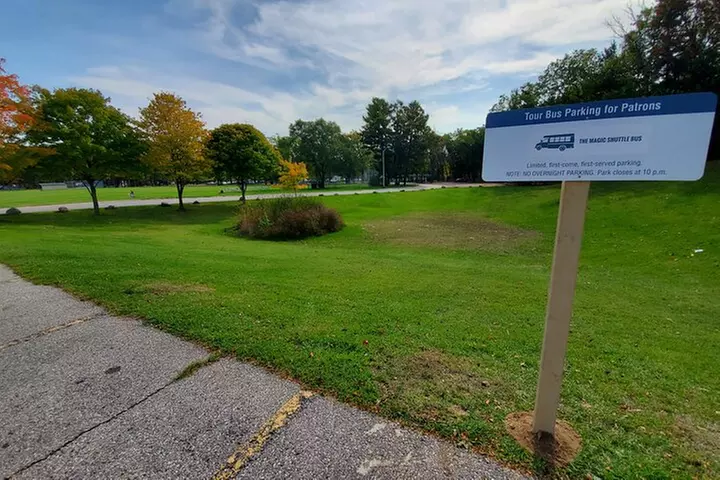 5-Hour Traverse City Wine Tour: 4 Wineries on Old Mission Peninsula