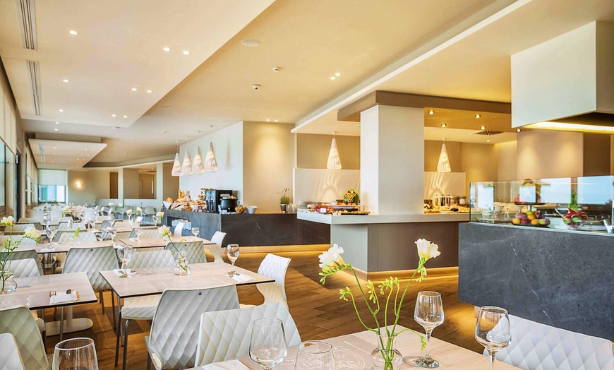 Image 8: ✈ THESSALONIKI UND UMGEBUNG | Kalithea - Ammon Zeus Luxury Beach Ho...