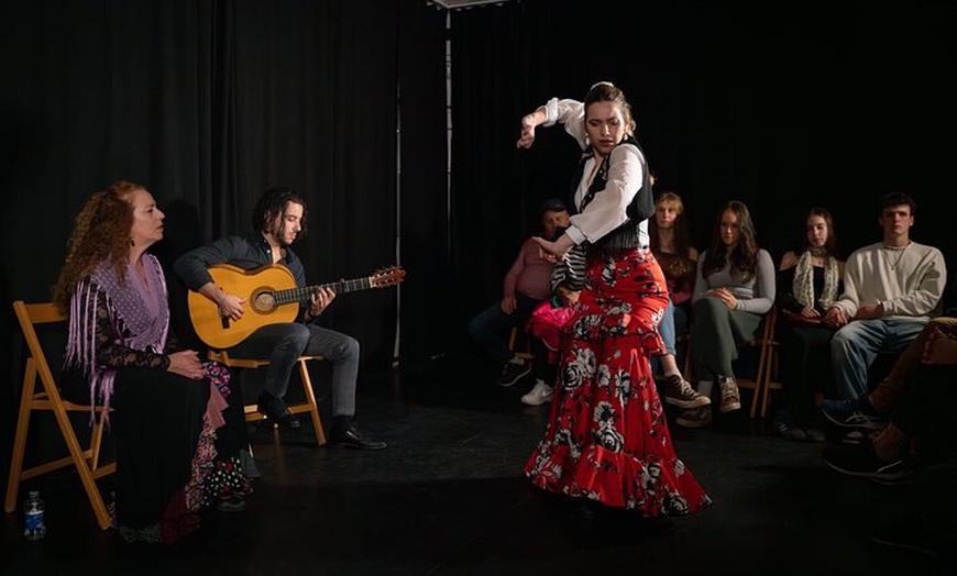 Image 7: Tablao Sevilla Flamenco Solo para 20 Personas