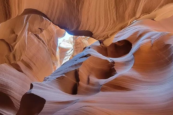 Private Tour Antelope Canyon and Horseshoe from Las Vegas 6 Seats