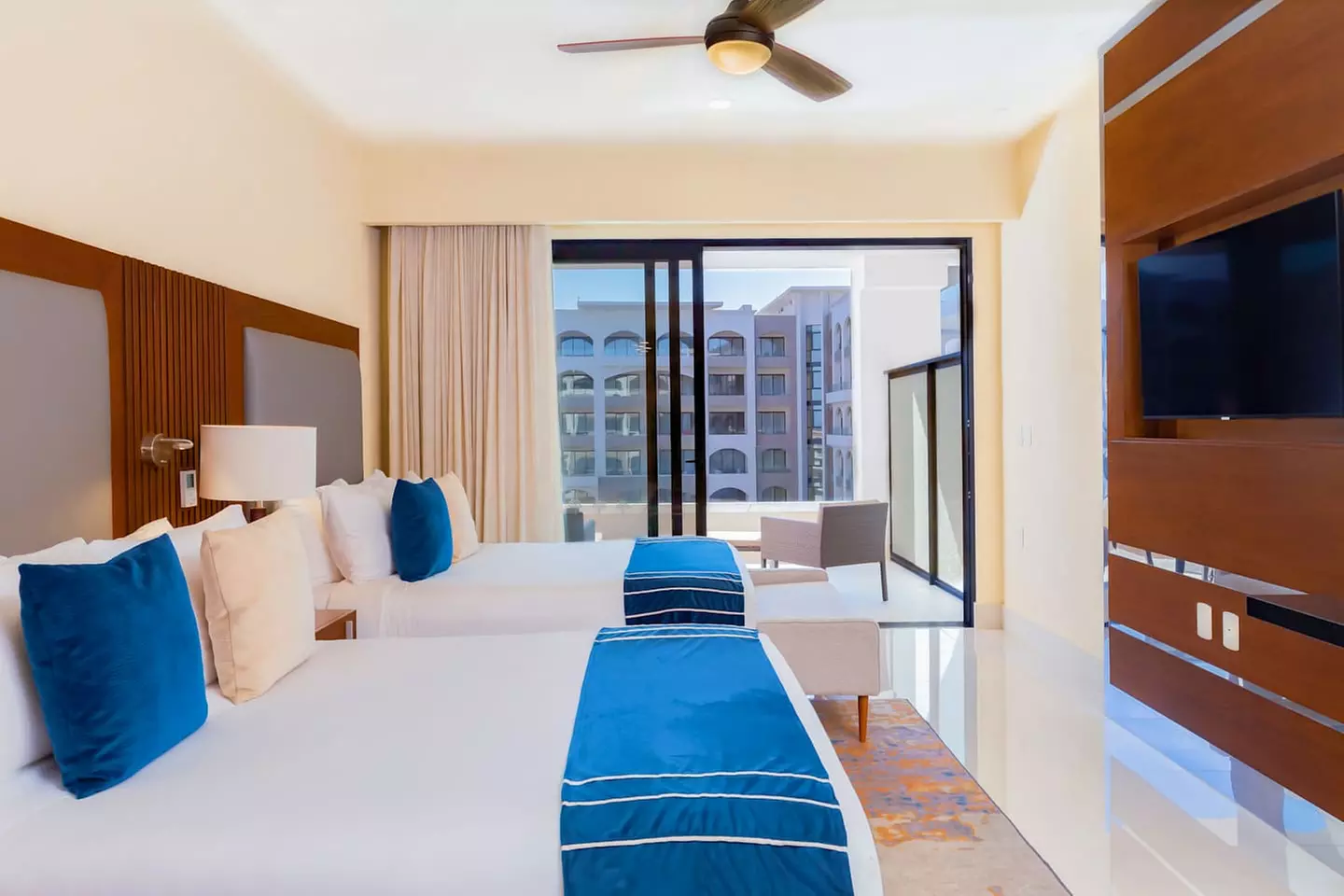 ✈ BASSA CALIFORNIA | Cabo San Lucas - Villa La Valencia Beach Resor...